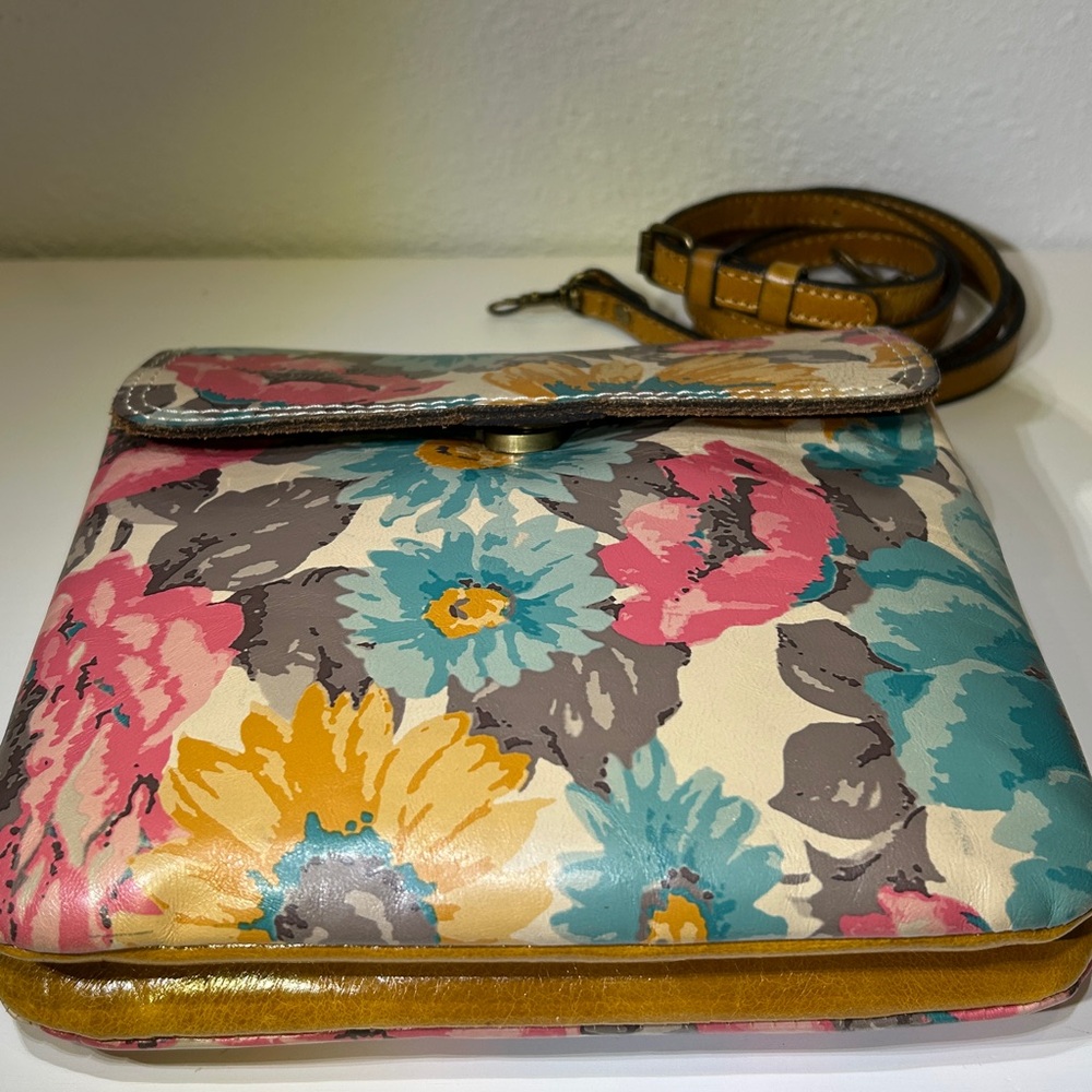 Patricia Nash First Bloom Leather Balluri Flap Crossbody bag - Picture 6 of 16